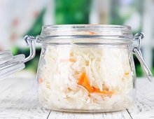 How To Easily Make Your Own Probiotic-Rich Sauerkraut